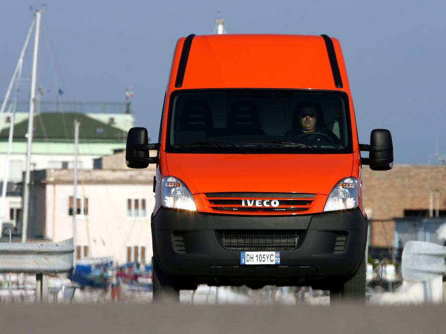  Iveco Daily Van 2006 года  (фото 8 из 11)